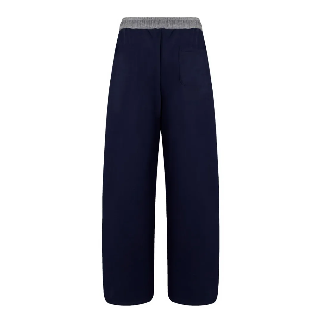 P230 White background picture [Fleet in winter] Style number: 25130# Color: black/navy blue/dark gray/light gray/white gray/beige/light khaki Size: S-XL - Ralph Lauren/Ralph Lauren 2025FW autumn and winter plus velvet contrasting waist design drawstring scimitar version lazy feeling loose couple sweatpants - brushed face velvet lining one piece for winter - custom dyed trouser cord hanging hardware The details are in place - loose fit, scimitar legs, loose upper body without looking too big - RL/lazy autumn and winter sweatpants, a pair of casual sweatpants that are very suitable for CleanFit. Loose fit scimitar fit trousers can be used as couple wear. It has a relaxed feel for daily wear. Contrasting color shakes to increase the overall sense of layering. The sense of drape is visible to the naked eye. The design of the trouser legs can be closed, which can also be very warm and versatile in winter.